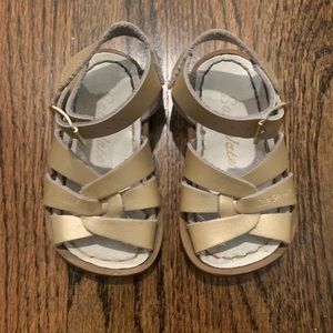 Salt Water Sandals, gold, size 4